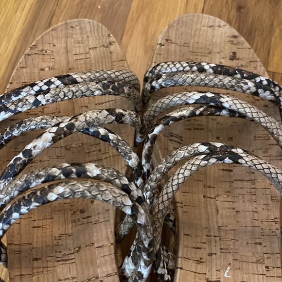 J/Slides NYC Women’s Green Snakeskin Platform Sandals Size 7 - Picture 6 of 11